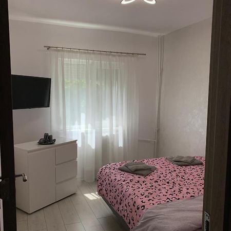 Apartament Regim Hotelier Орадеа Екстериор снимка